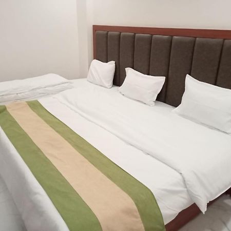 Hotel Kaushik Palace Haridwār Dış mekan fotoğraf